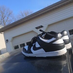 Nike Men's Black and White Sneakers